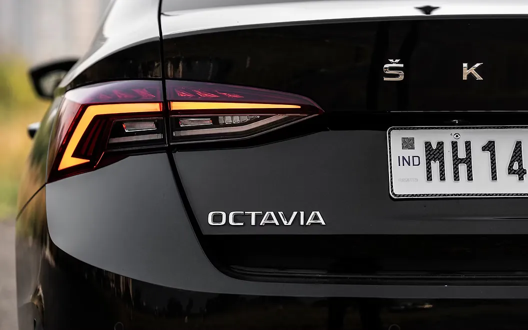 Skoda Octavia 2021 Tail light (Left)